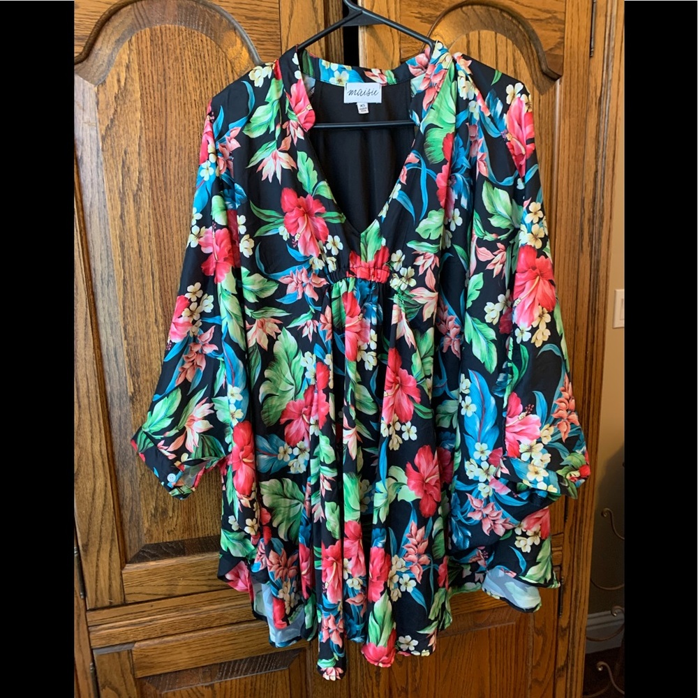 Blouse or short dress. Multicolor.